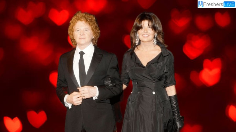 Is Mick Hucknall married? Who is He married to?