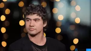 Who are Calum Hood Parents? Meet David Hood And Joy Hood