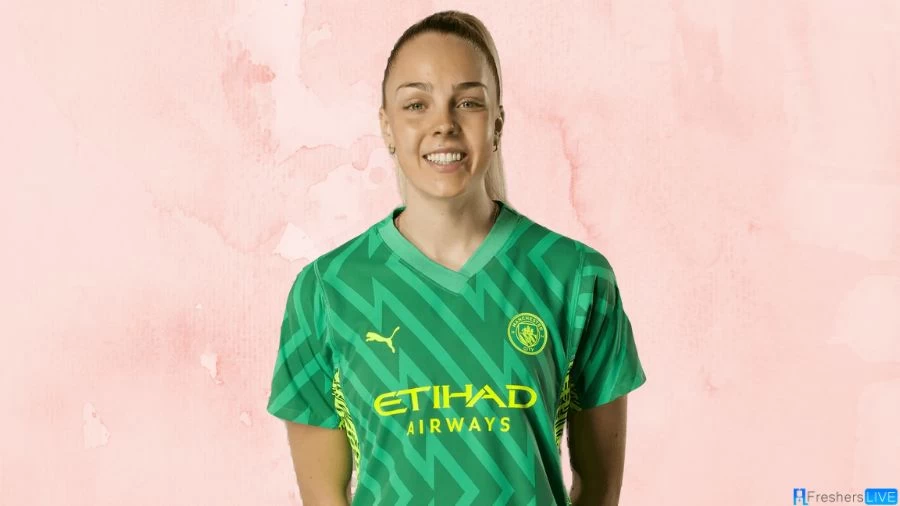 Ellie Roebuck Net Worth in 2023 How Rich is She Now?