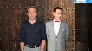 Is Jeremy Allen White Related to Pee Wee Herman? Who is Jeremy Allen White Related to?