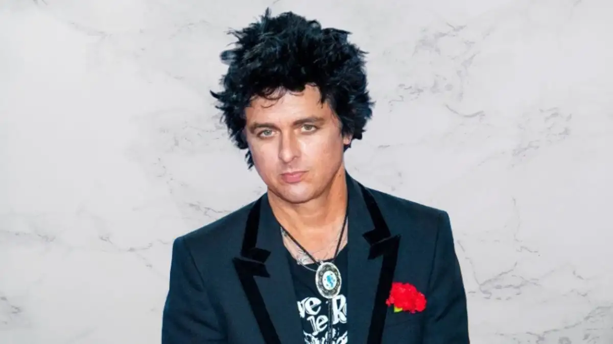 Did Billie Joe Armstrong Get Plastic Surgery? Who is Billie Joe Armstrong?