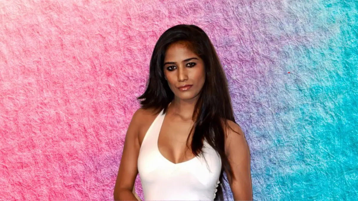 Poonam Pandey Height How Tall is Poonam Pandey?